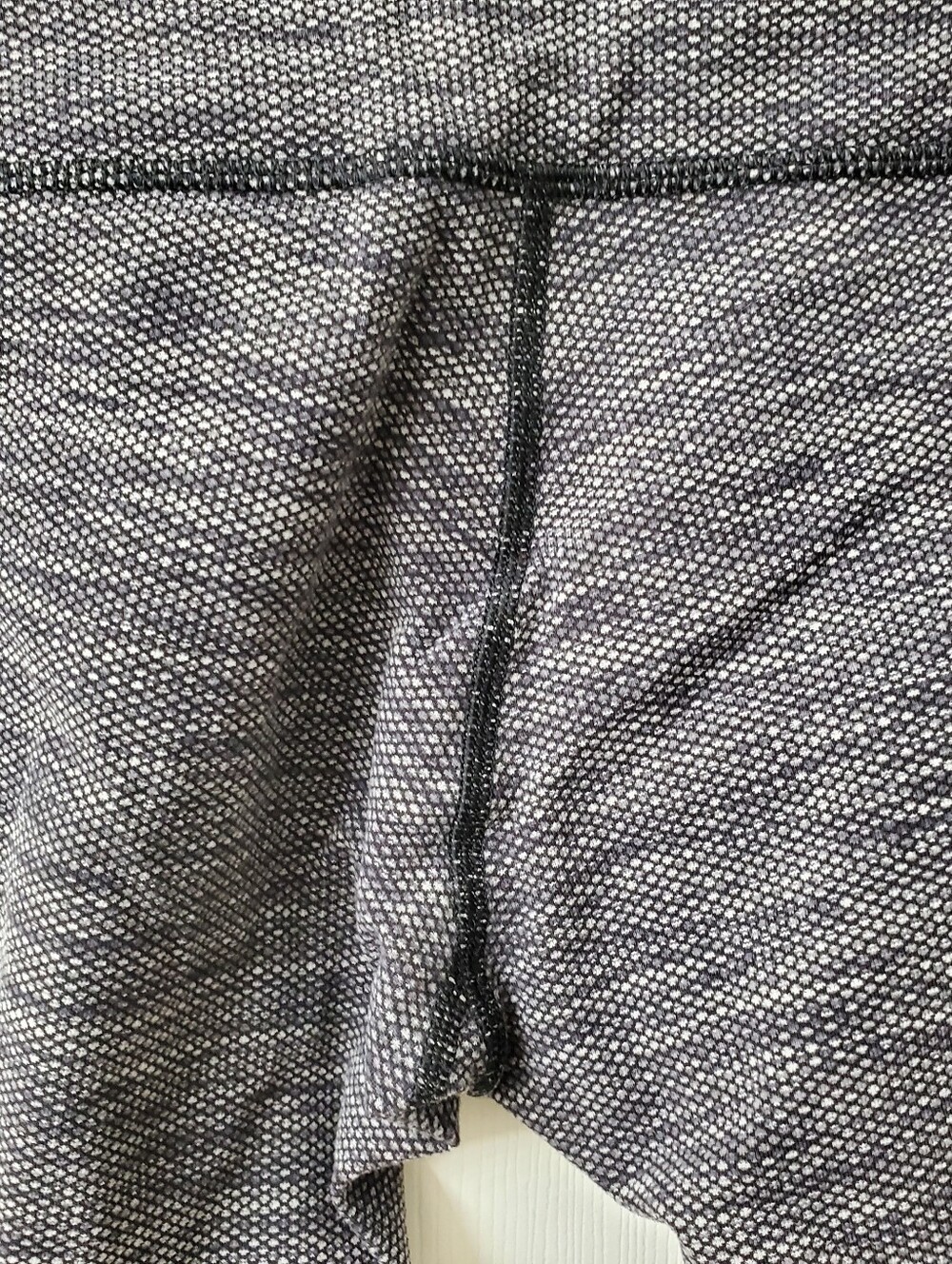 Lululemon Heathered Grey And Black Womens Active Capri Leggings Size 4 - Picture 6 of 7